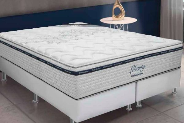 O Colchão Liberty oferece o melhor em tecnologia para você. Seu revestimento em Tecido em Malha Belga Super Soft é composto por fibras de alta tecnologia que recuperam o comprimento original mesmo após ciclos repetidos de alongamento, oferecendo maciez e durabilidade. É perfeito para uma noite de sono reparadora, pois reúne o equilíbrio da estrutura de Molas Superpocket ensacadas individualmente com o conforto de um repousar estável e suave da espuma HR-High Resilience, que possui uma maior elasticidade para uma melhor acomodação do corpo. O Liberty ainda é um colchão No Turn, que não precisa ser virado, facilitando ainda mais os seus dias.